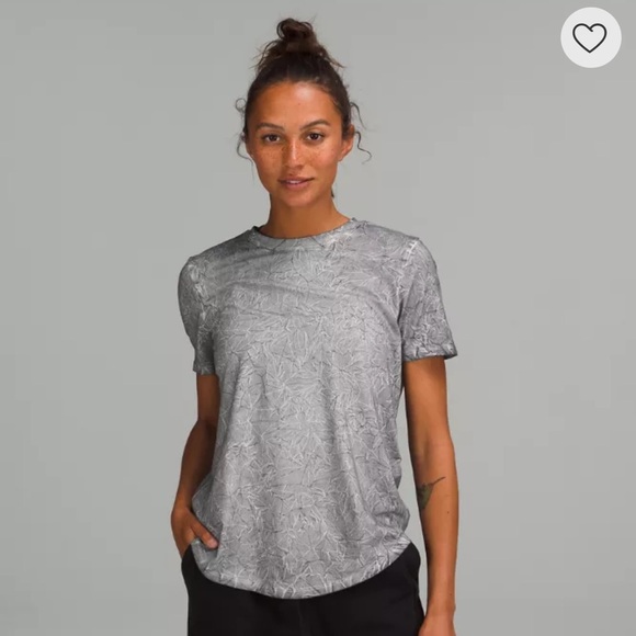 27. Lululemon Love Crew Short Sleeve T-Shirt - Picture 1 of 3